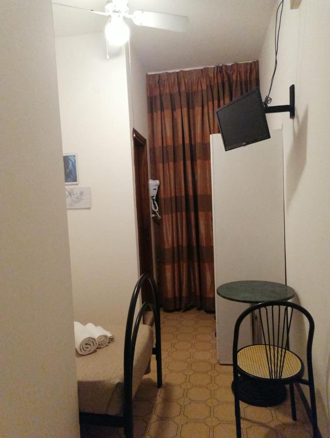 Hotel Magriv Римини Екстериор снимка