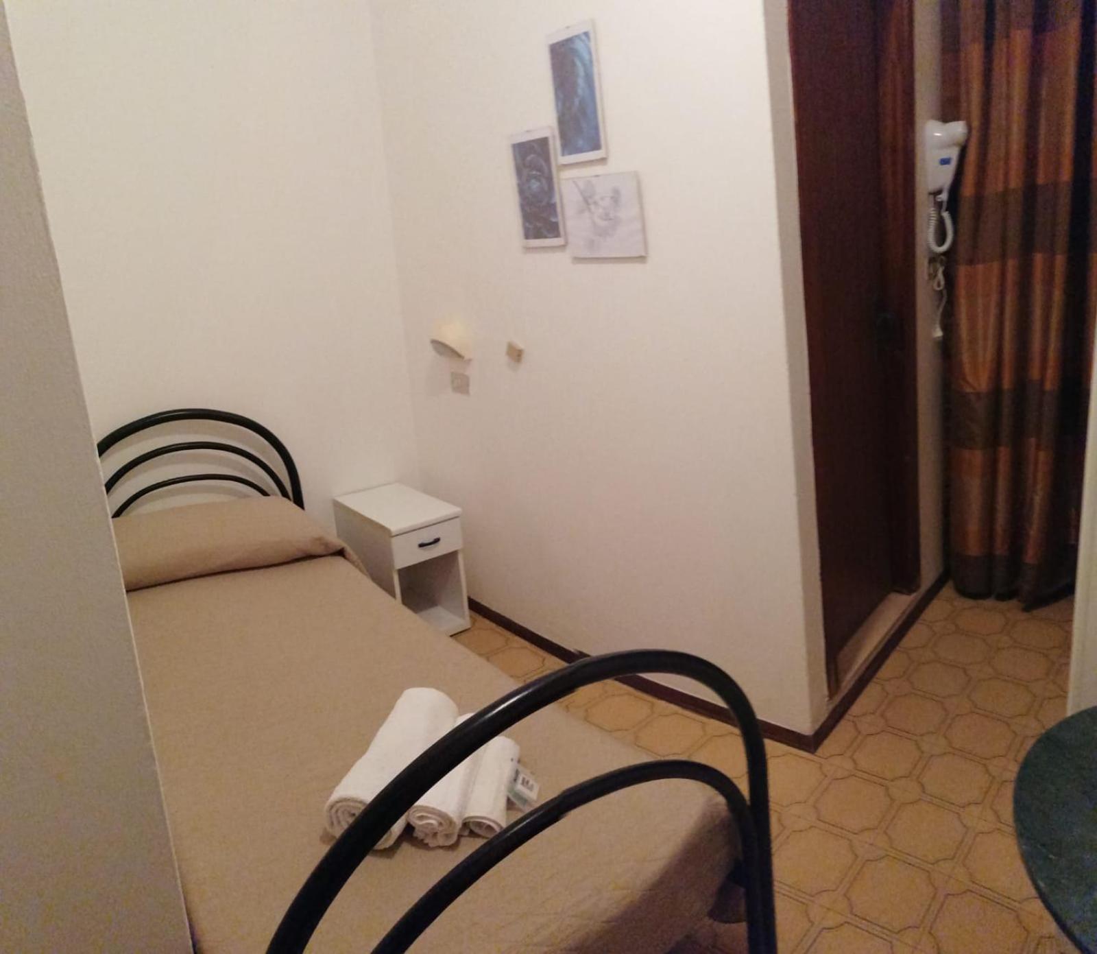 Hotel Magriv Римини Екстериор снимка
