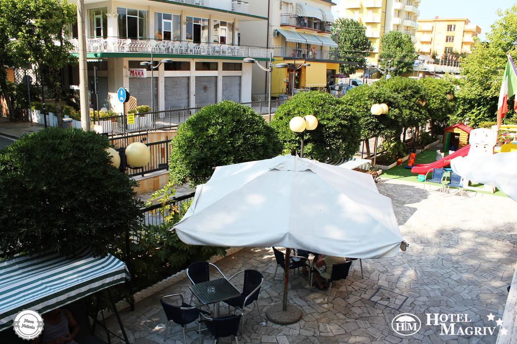 Hotel Magriv Римини Екстериор снимка