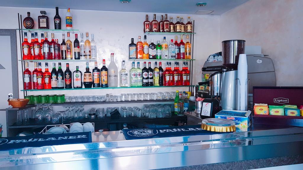 Hotel Magriv Римини Екстериор снимка