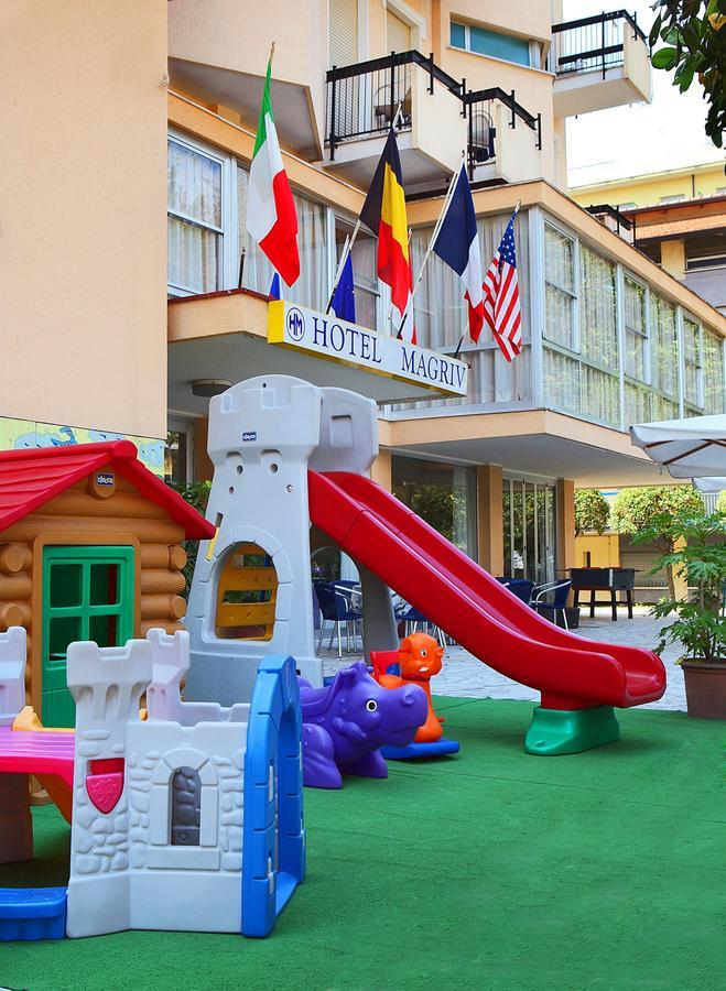 Hotel Magriv Римини Екстериор снимка